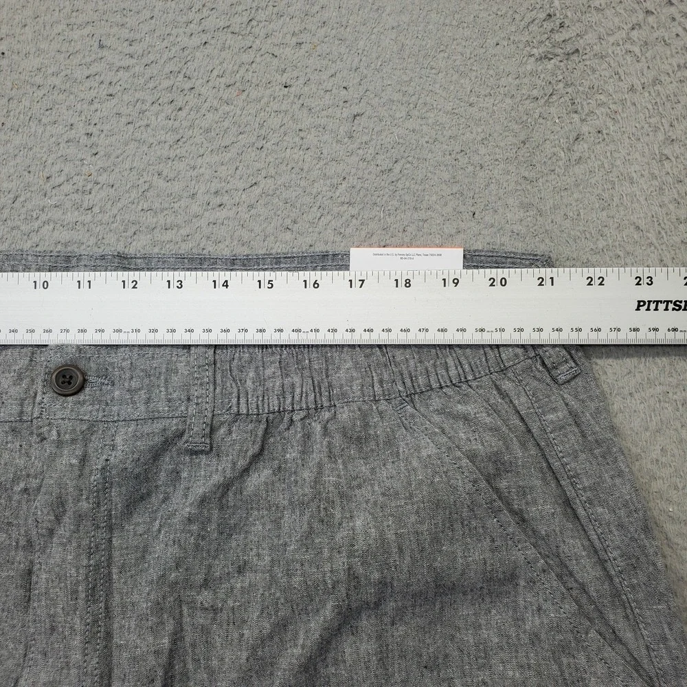 St. John's Bay Cargo Shorts Mens 44 Gray Comfort Waistband 10 Inseam Classic Fit